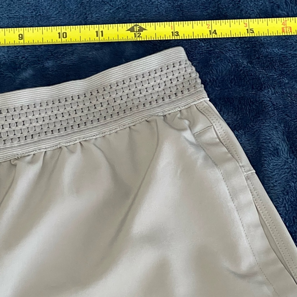 Fabletics | Gray | Shorts - Picture 4 of 6